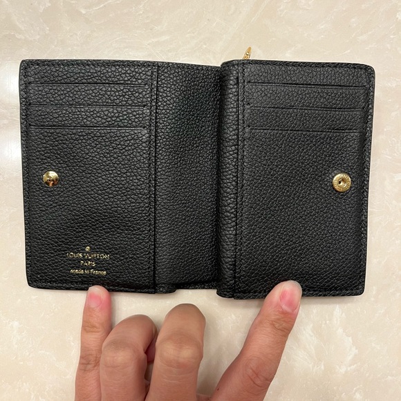 Louis Vuitton Clea Wallet Monogram Empreinte - Picture 4 of 7